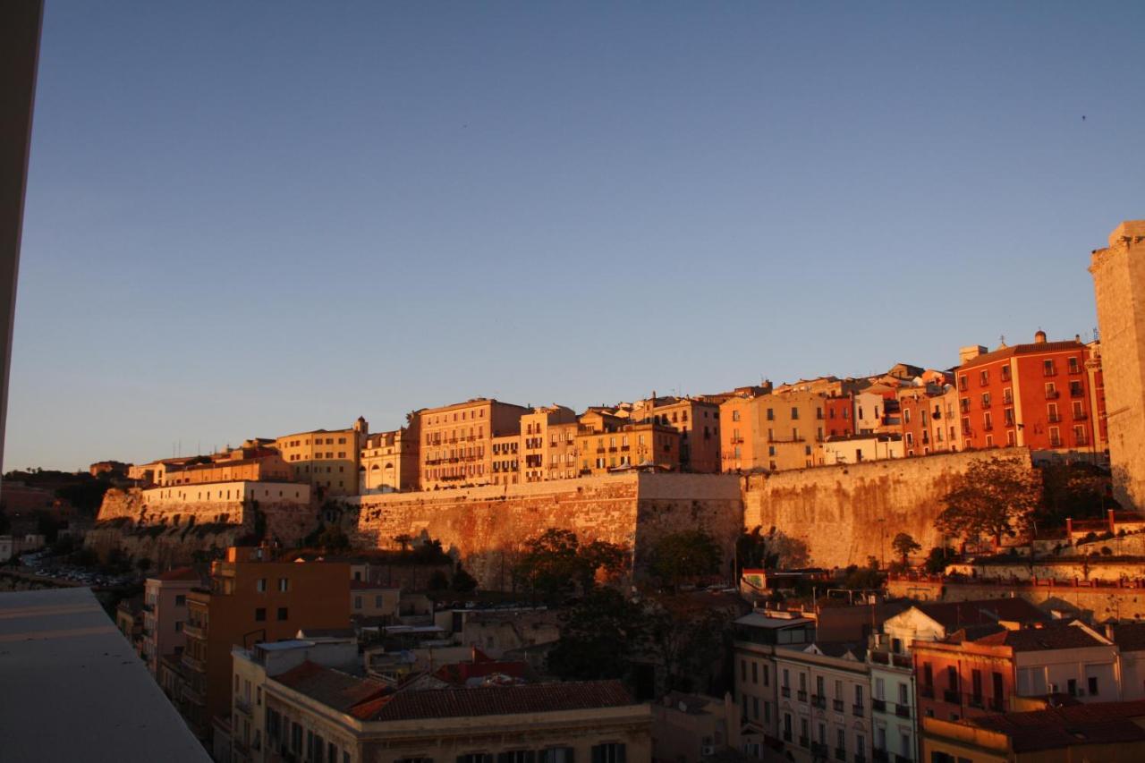 Vista Suites - Piazza Yenne Cagliari Exterior foto